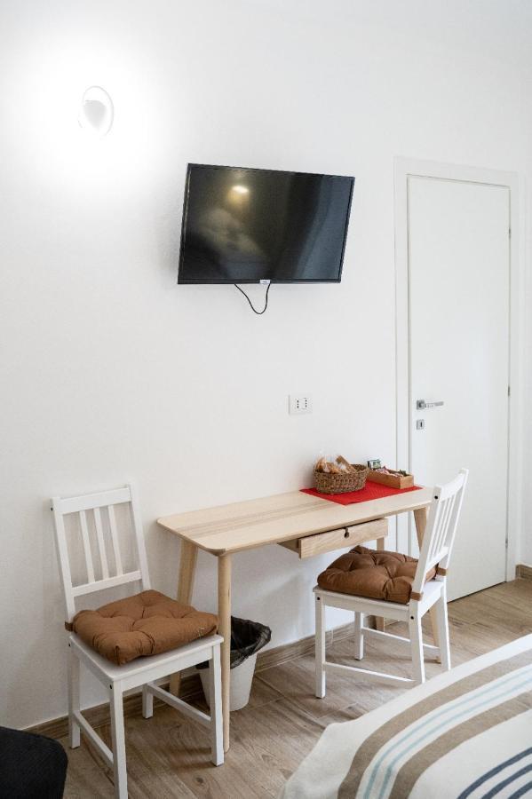 B&B Alighieri 97 Барі Екстер'єр фото